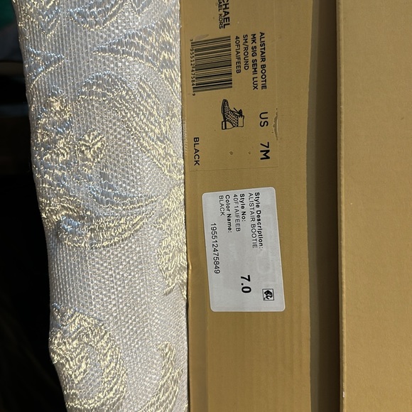 Michael Kors - Picture 6 of 7